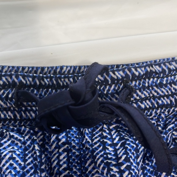 Gap women’s blue running shorts size M - Picture 2 of 8